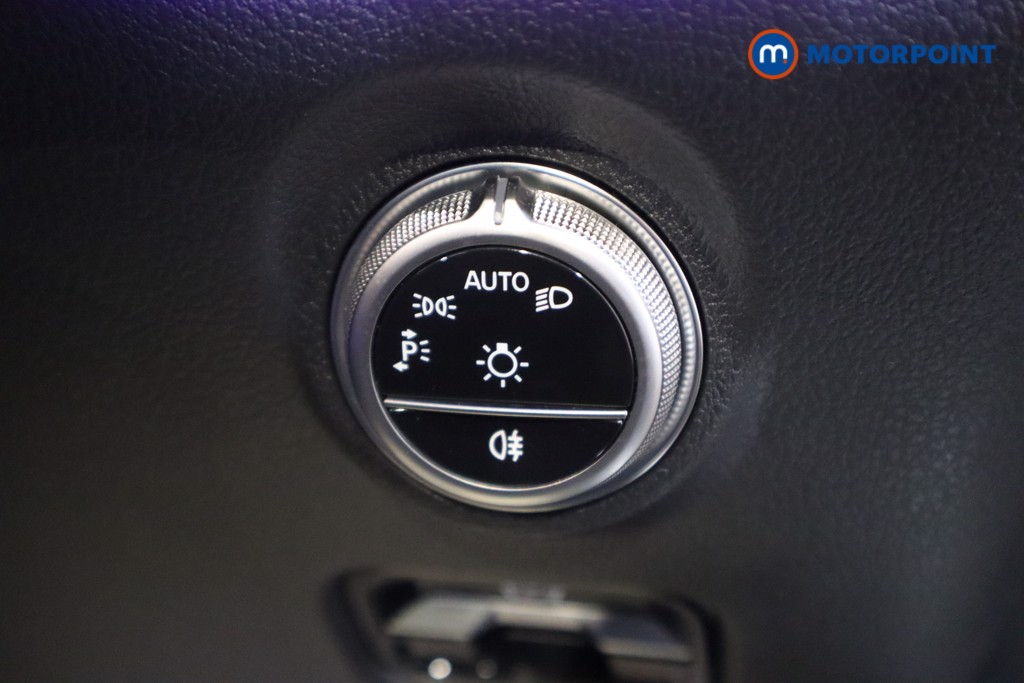 Mercedes-Benz C Class Amg Line Automatic Petrol Saloon - Stock Number (1619660) - 12th supplementary image