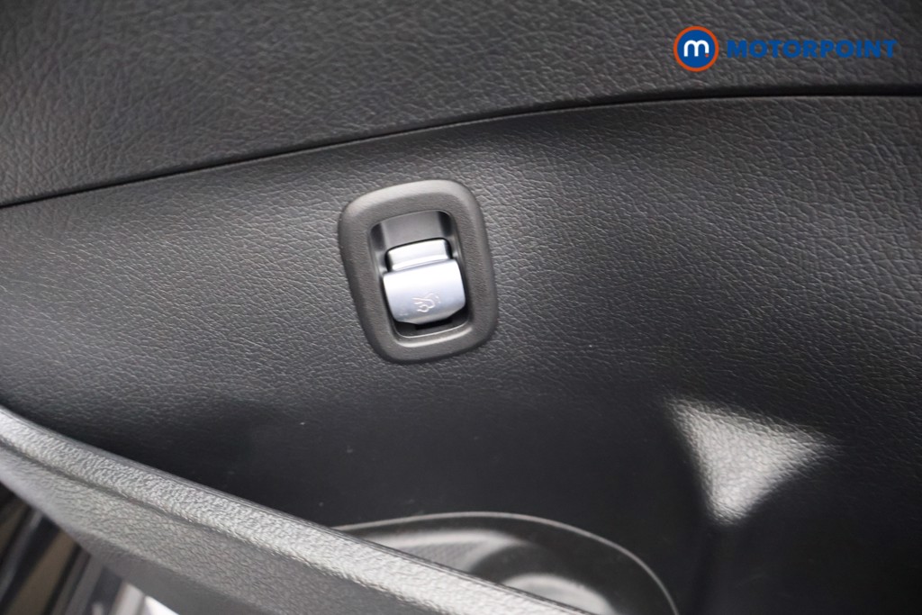 Mercedes-Benz C Class Amg Line Automatic Petrol Saloon - Stock Number (1619662) - 13th supplementary image