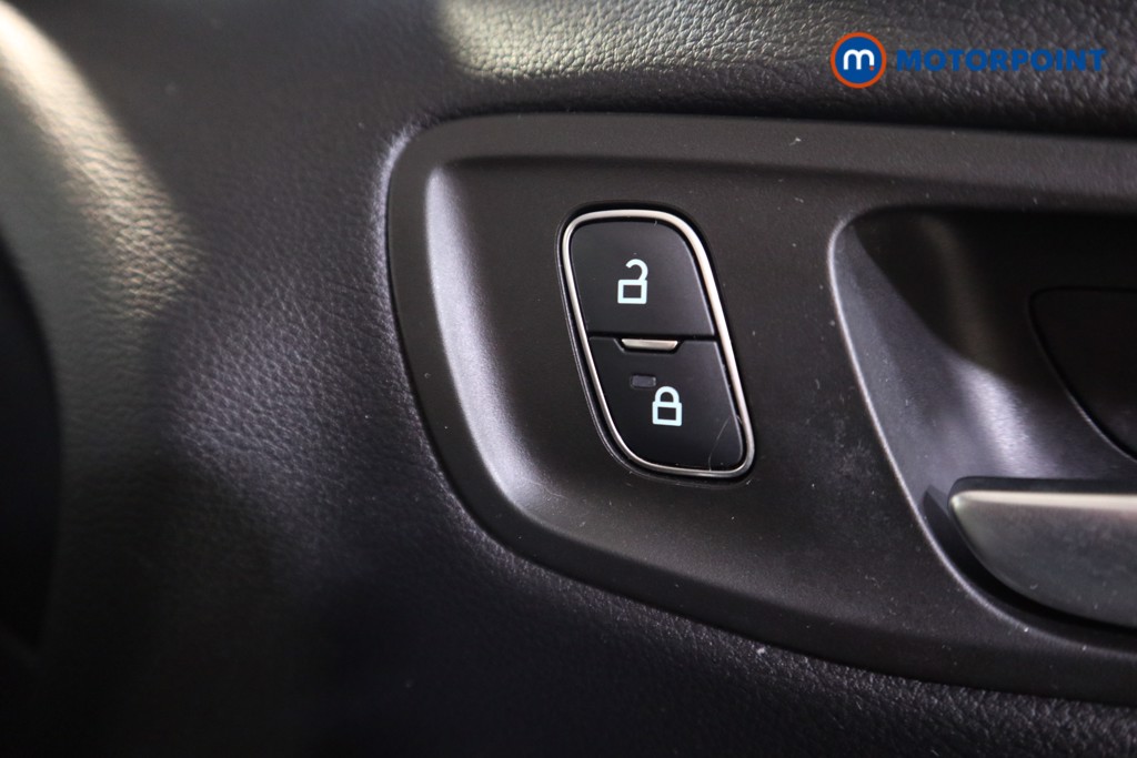 Ford Kuga St-Line Manual Petrol SUV - Stock Number (1619696) - 14th supplementary image