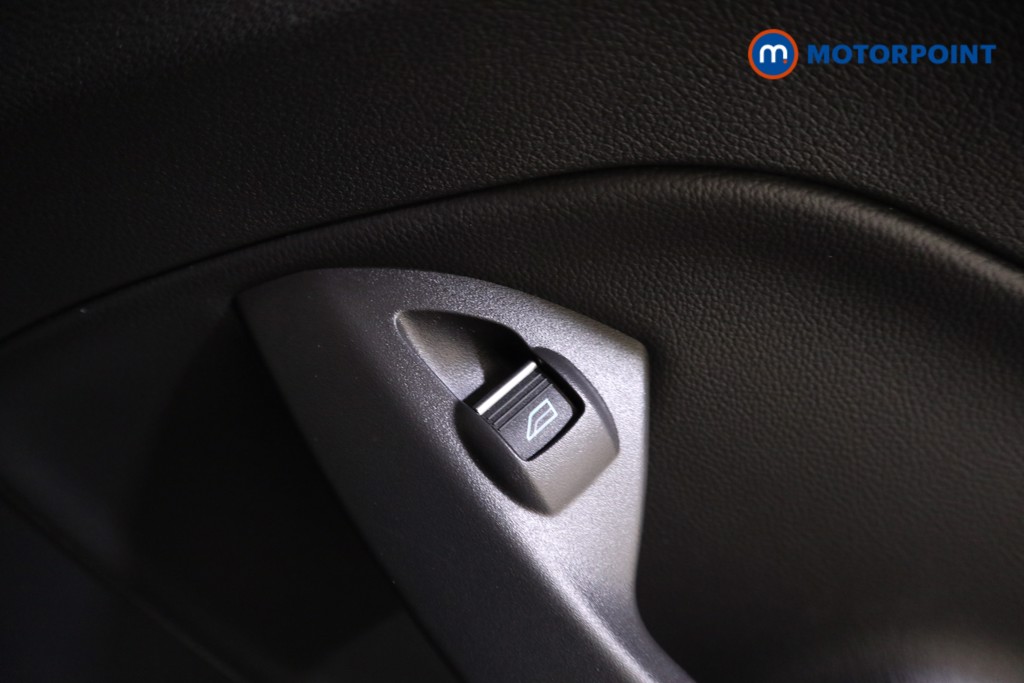 Ford Kuga St-Line Manual Petrol SUV - Stock Number (1619696) - 20th supplementary image