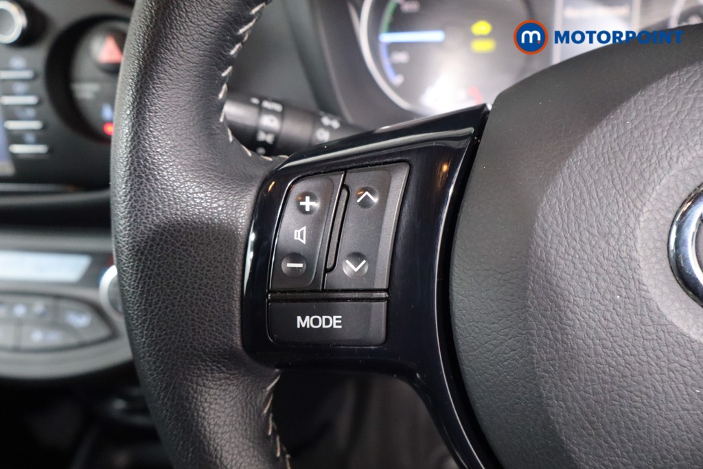 Toyota Yaris Excel Automatic Petrol-Electric Hybrid Hatchback - Stock Number (1620023) - 7th supplementary image