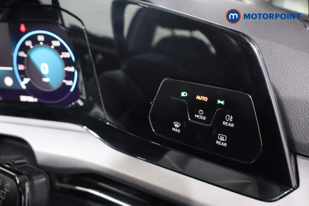 Volkswagen Golf Life Manual Petrol Hatchback - Stock Number (1620180) - 17th supplementary image