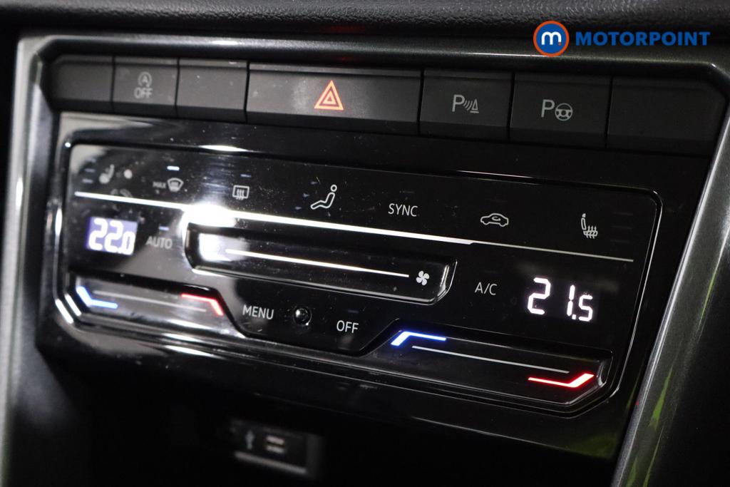 Volkswagen T-Roc Style Manual Diesel SUV - Stock Number (1620610) - 4th supplementary image