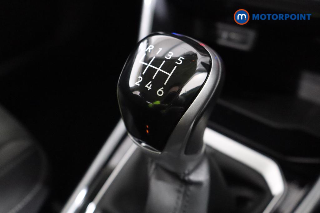 Volkswagen T-Roc Style Manual Diesel SUV - Stock Number (1620610) - 6th supplementary image