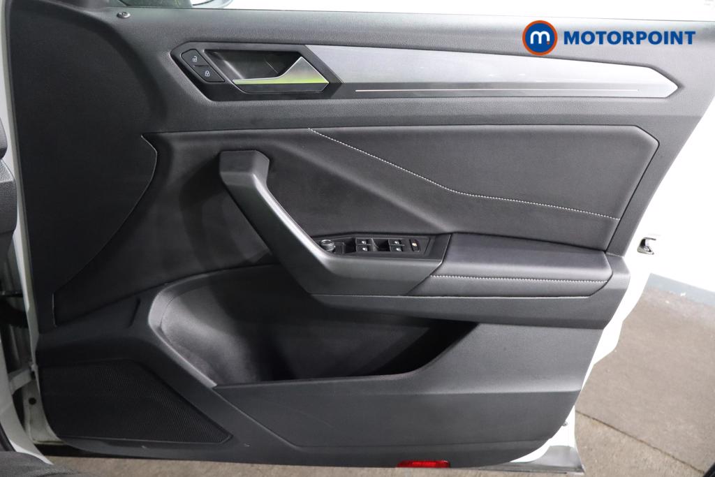 Volkswagen T-Roc Style Manual Diesel SUV - Stock Number (1620610) - 15th supplementary image