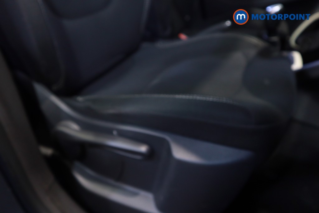 Renault Captur Play Manual Petrol SUV - Stock Number (1622268) - 6th supplementary image