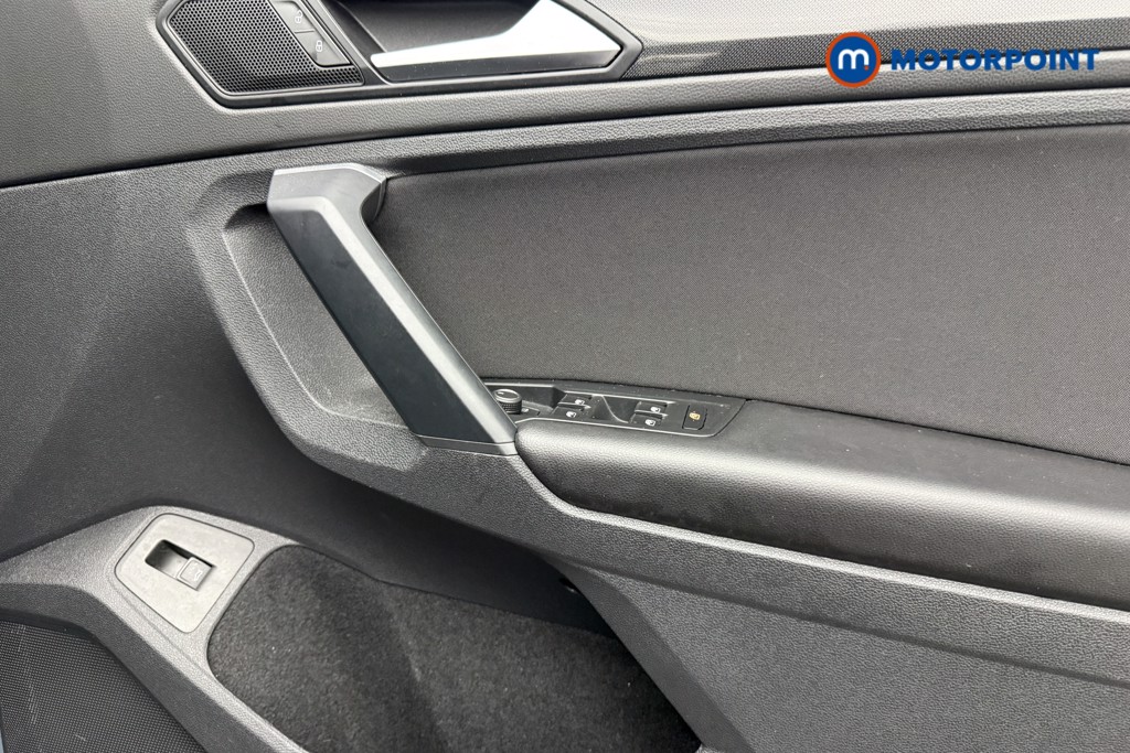 Volkswagen Tiguan Elegance Automatic Petrol SUV - Stock Number (1622512) - 18th supplementary image