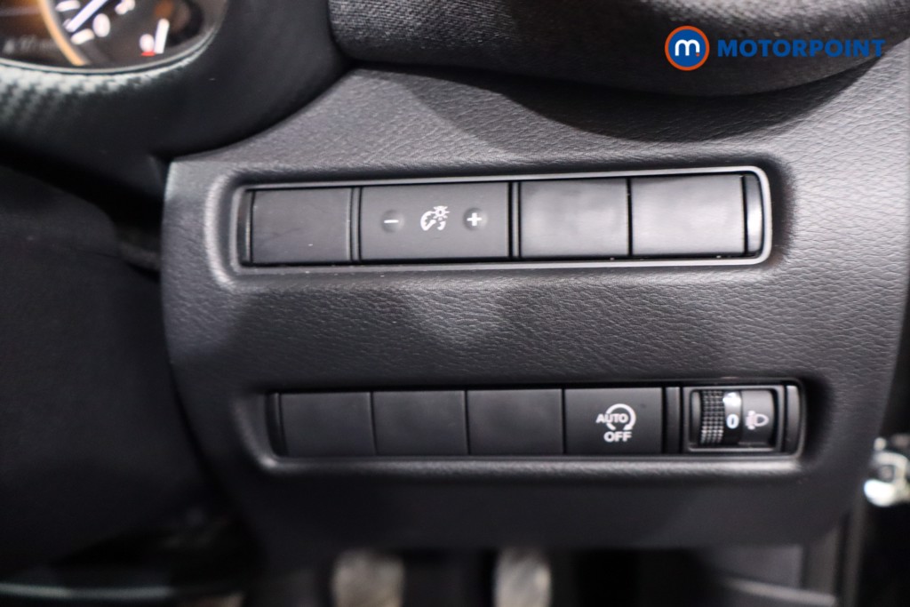 Nissan Juke Acenta Premium Manual Petrol SUV - Stock Number (1623237) - 17th supplementary image