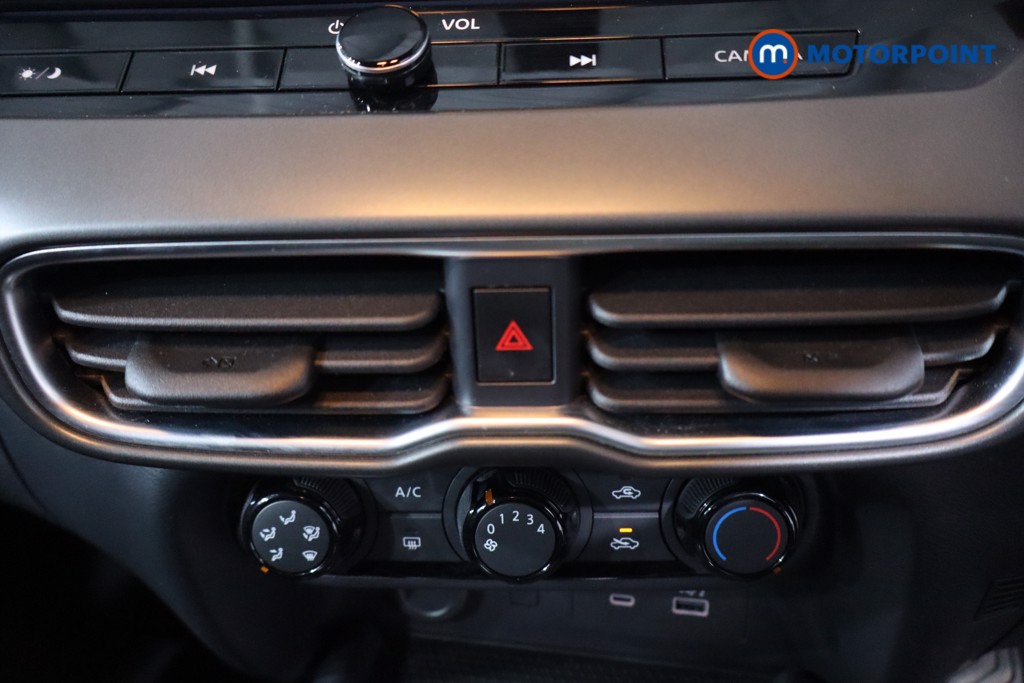 Nissan Juke Acenta Premium Manual Petrol SUV - Stock Number (1623237) - 19th supplementary image