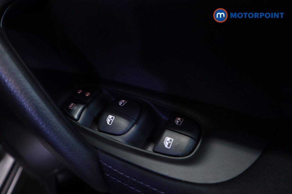 Nissan Qashqai Acenta Premium Automatic Petrol SUV - Stock Number (1623841) - 4th supplementary image