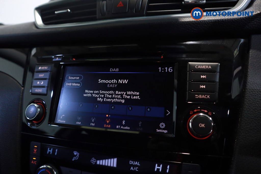 Nissan Qashqai Acenta Premium Automatic Petrol SUV - Stock Number (1623841) - 17th supplementary image