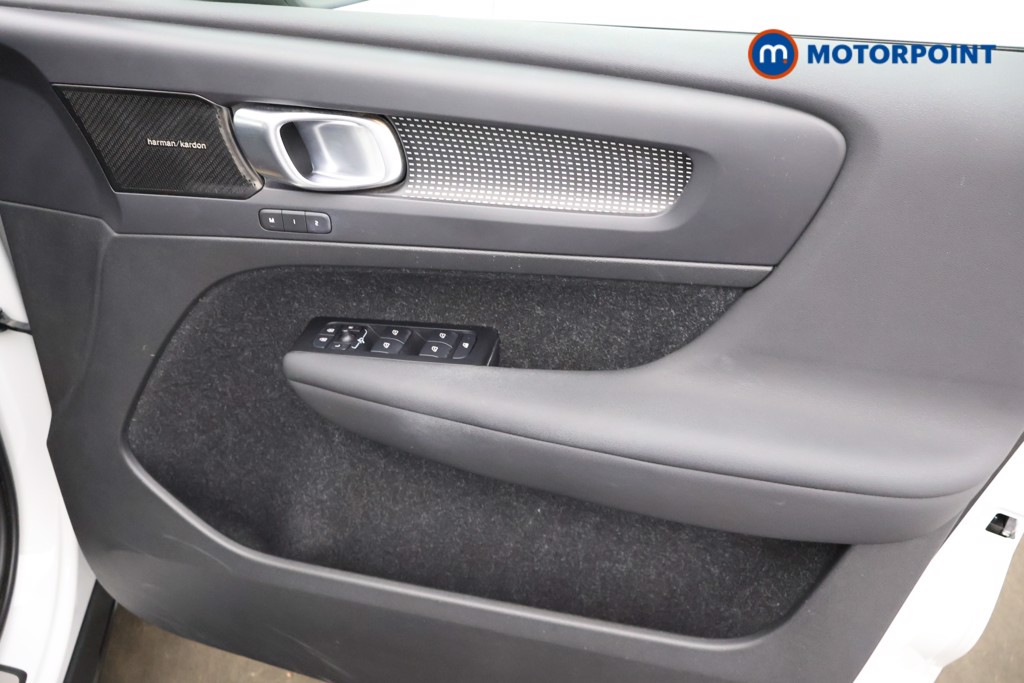 Volvo Xc40 R Design Pro Automatic Petrol Plug-In Hybrid SUV - Stock Number (1624062) - 9th supplementary image