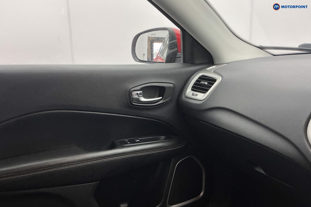 Jeep Compass Longitude Manual Petrol SUV - Stock Number (1563269) - 21st supplementary image