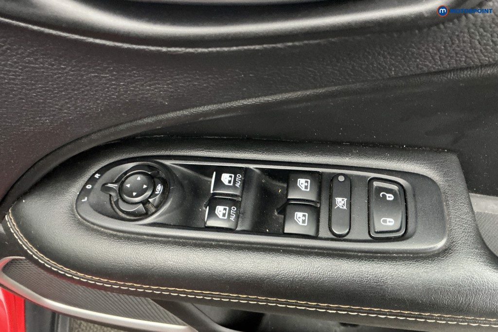 Jeep Compass Longitude Manual Petrol SUV - Stock Number (1563269) - 26th supplementary image