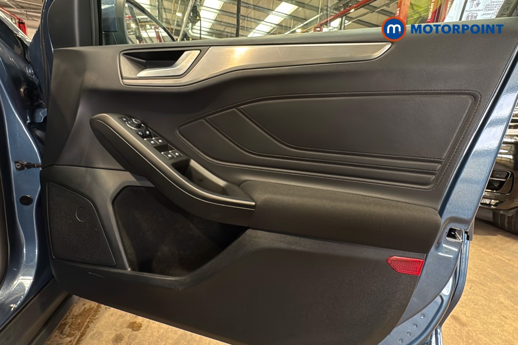 Ford Focus Titanium Automatic Petrol Estate - Stock Number (1599358) - 19th supplementary image