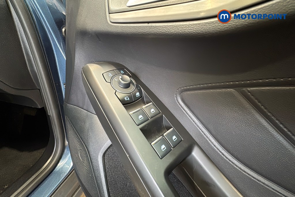 Ford Focus Titanium Automatic Petrol Estate - Stock Number (1599358) - 20th supplementary image