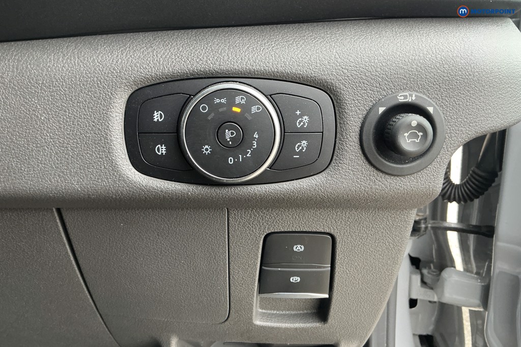 Ford Transit Limited Automatic Diesel Medium Roof Van - Stock Number (1607443) - 17th supplementary image