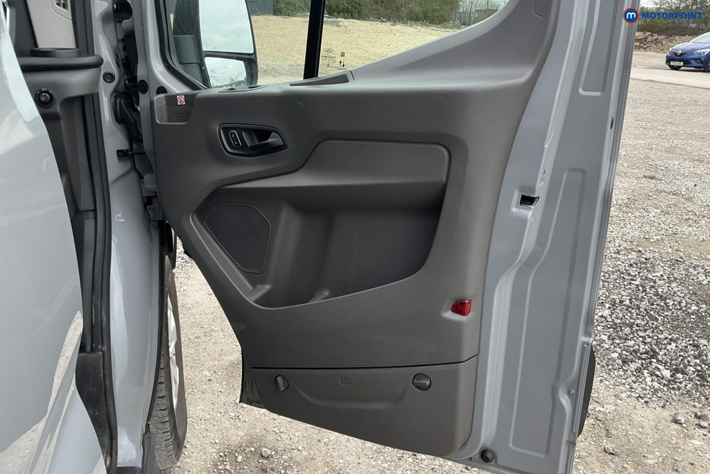 Ford Transit Limited Automatic Diesel Medium Roof Van - Stock Number (1607443) - 24th supplementary image