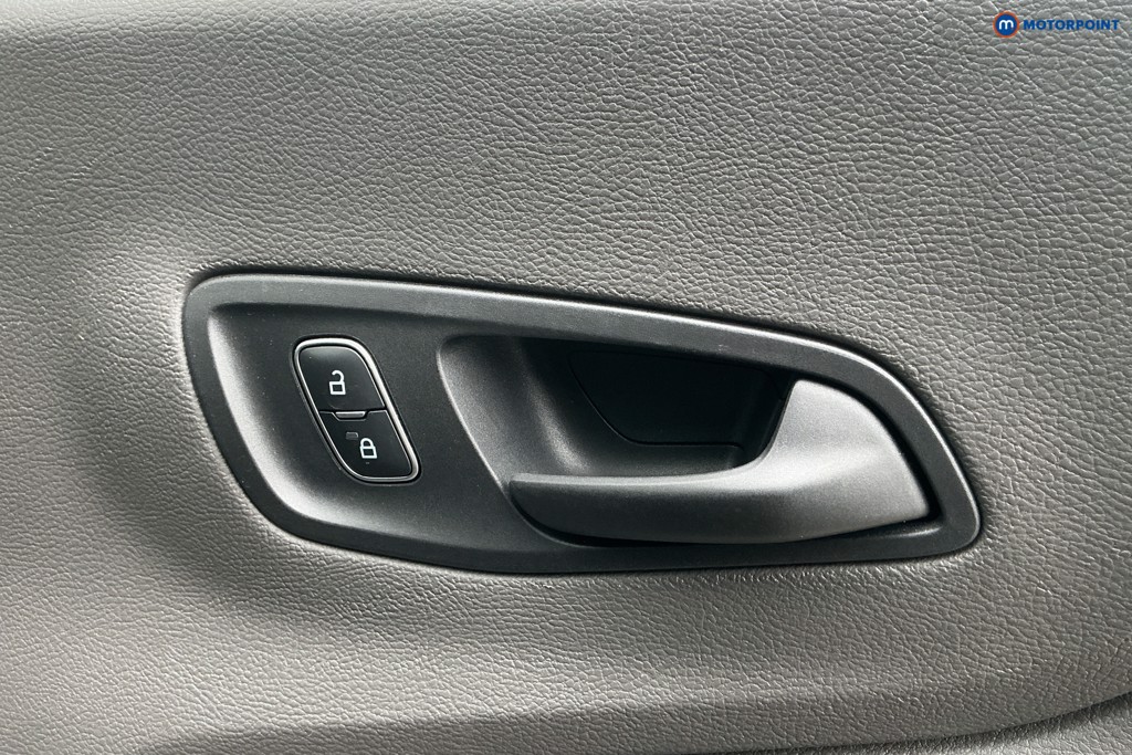 Ford Transit Limited Automatic Diesel Medium Roof Van - Stock Number (1607443) - 27th supplementary image