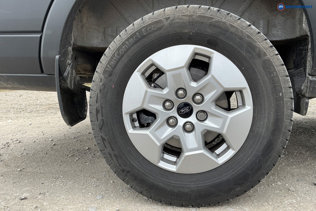 Ford Transit Limited Automatic Diesel Medium Roof Van - Stock Number (1607443) - 39th supplementary image