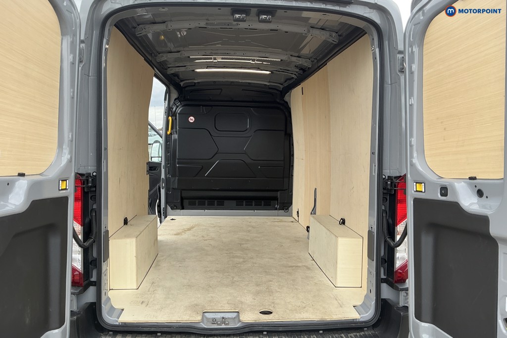 Ford Transit Limited Automatic Diesel Medium Roof Van - Stock Number (1607443) - 1st supplementary image