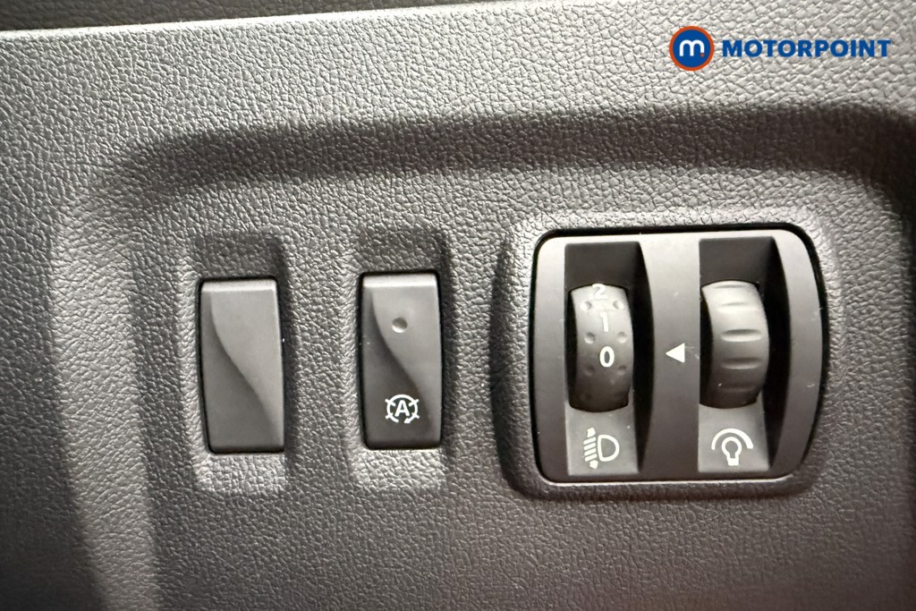 Renault Captur Iconic Automatic Petrol SUV - Stock Number (1609156) - 16th supplementary image