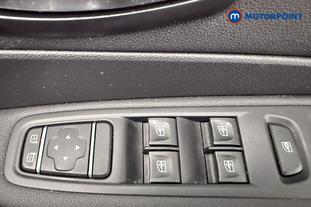 Renault Captur Iconic Automatic Petrol SUV - Stock Number (1609156) - 18th supplementary image