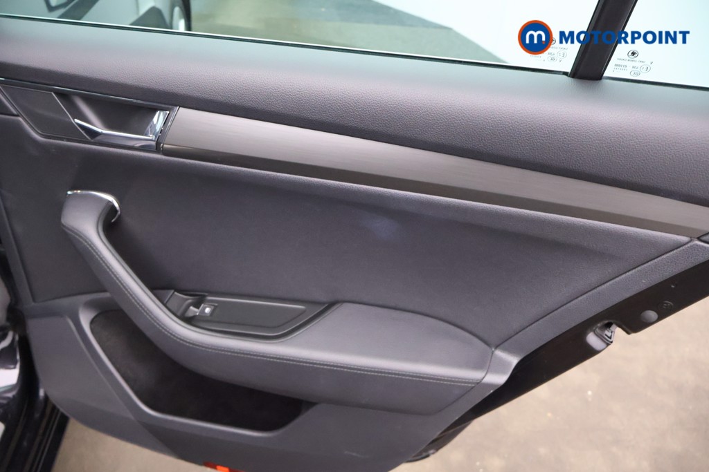 Skoda Superb Se L Automatic Petrol Estate - Stock Number (1609548) - 16th supplementary image