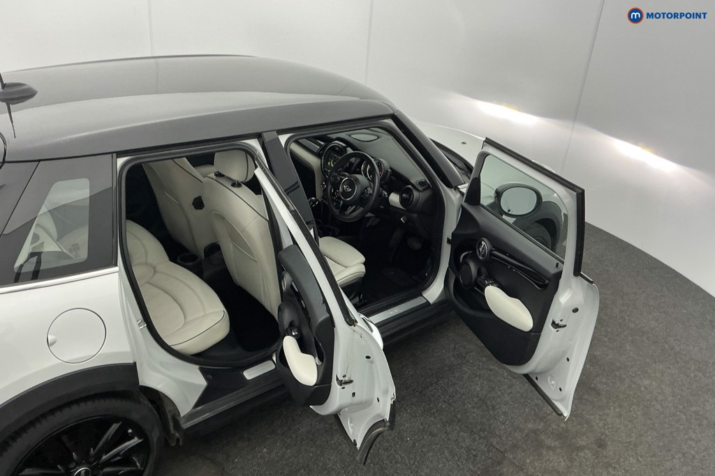 Mini Hatchback Cooper Automatic Petrol Hatchback - Stock Number (1616184) - 5th supplementary image