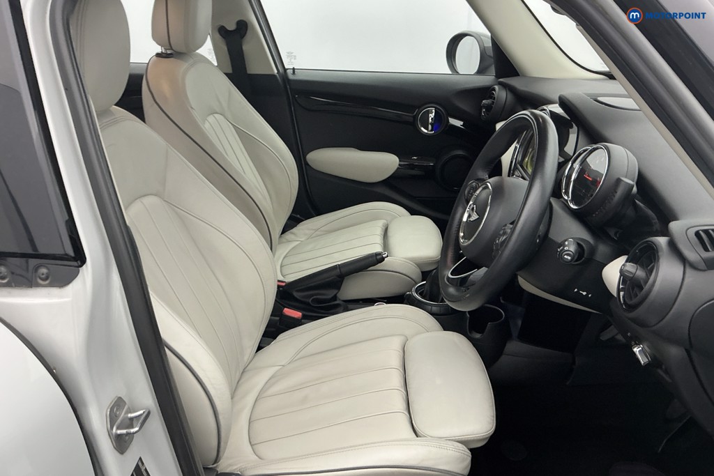 Mini Hatchback Cooper Automatic Petrol Hatchback - Stock Number (1616184) - 7th supplementary image