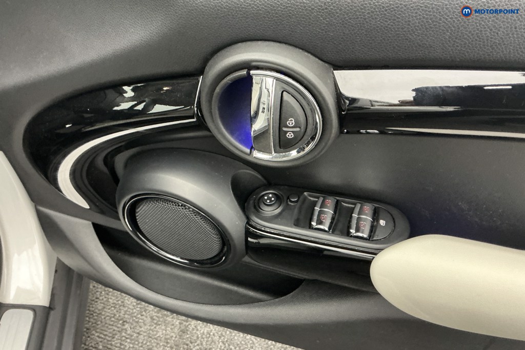 Mini Hatchback Cooper Automatic Petrol Hatchback - Stock Number (1616184) - 28th supplementary image