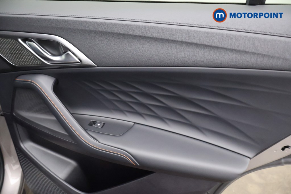 Mg Motor Uk HS SE Automatic Petrol-Electric Hybrid SUV - Stock Number (1616706) - 16th supplementary image