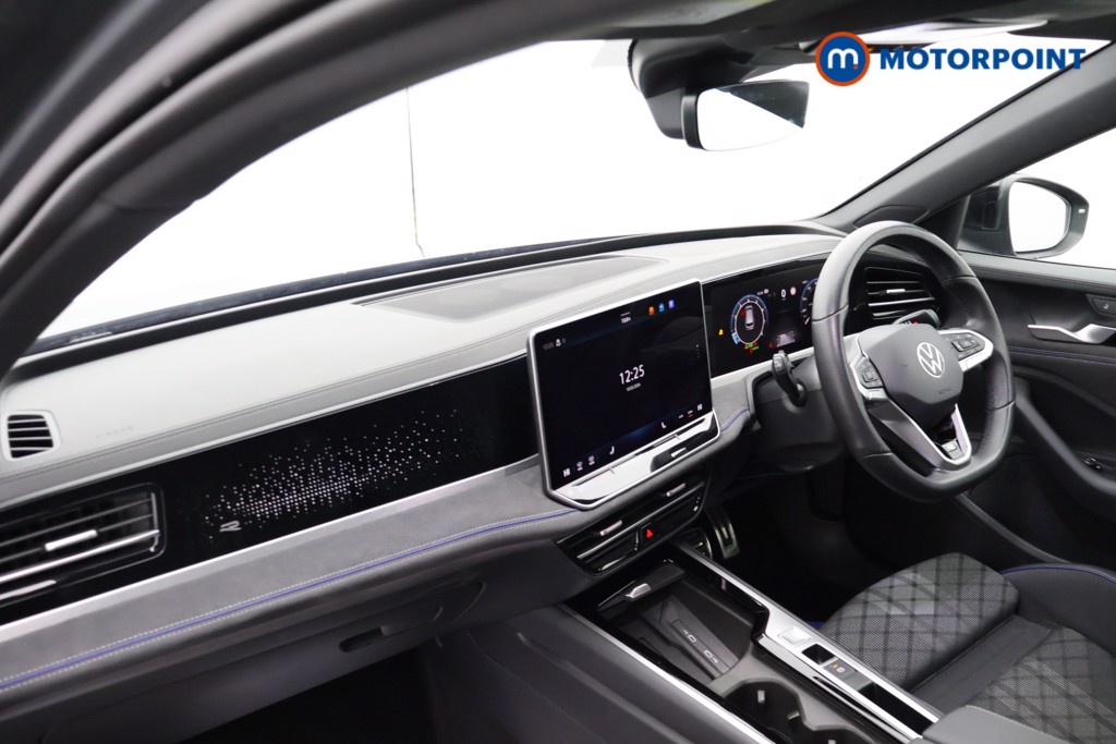 Volkswagen Passat R-Line Automatic Petrol Estate - Stock Number (1617152) - 16th supplementary image