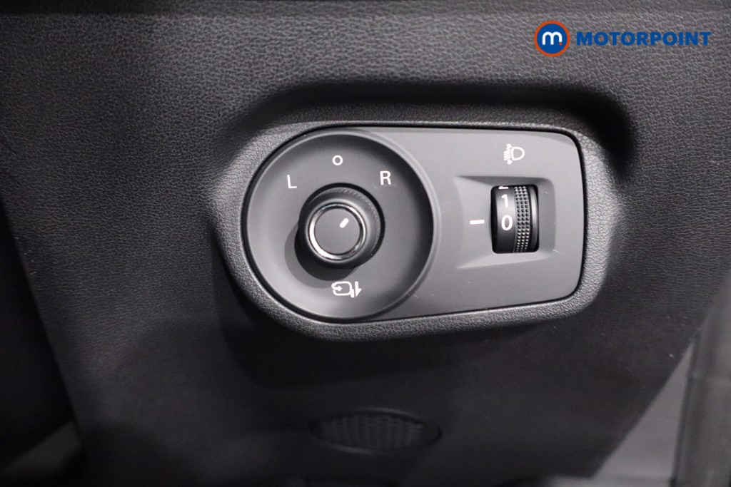 Mg Motor Uk ZS Trophy Automatic Petrol-Electric Hybrid SUV - Stock Number (1617174) - 17th supplementary image