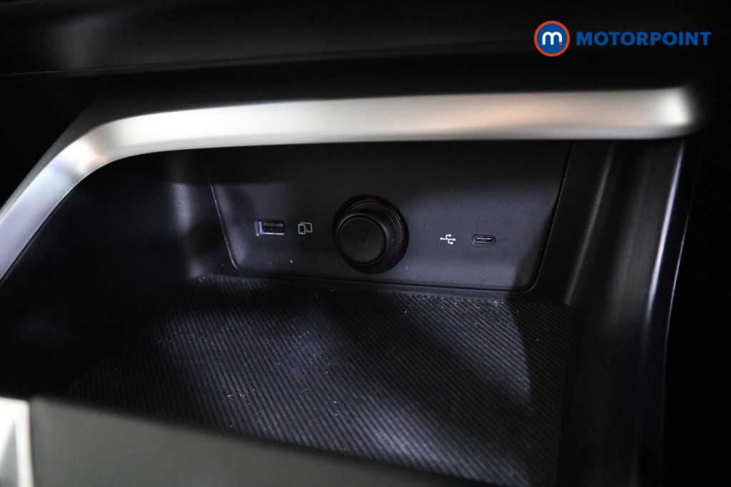 Mg Motor Uk ZS Trophy Automatic Petrol-Electric Hybrid SUV - Stock Number (1617873) - 7th supplementary image