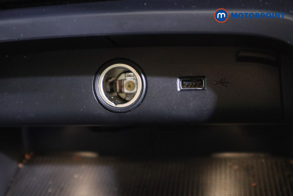 Volvo Xc40 R Design Automatic Petrol SUV - Stock Number (1619021) - 6th supplementary image