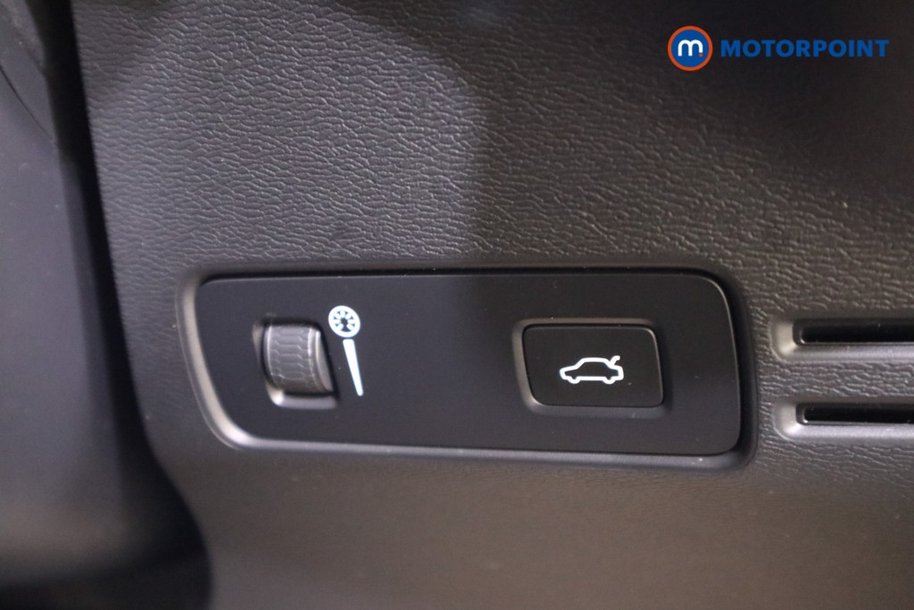 Volvo Xc40 R Design Automatic Petrol SUV - Stock Number (1619021) - 8th supplementary image