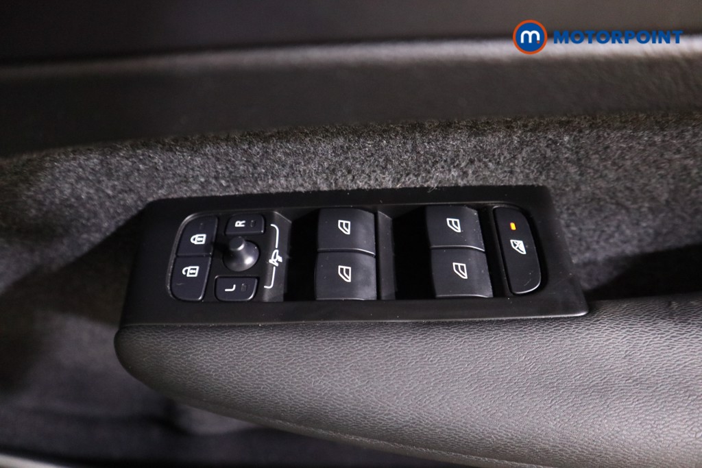 Volvo Xc40 R Design Automatic Petrol SUV - Stock Number (1619021) - 9th supplementary image