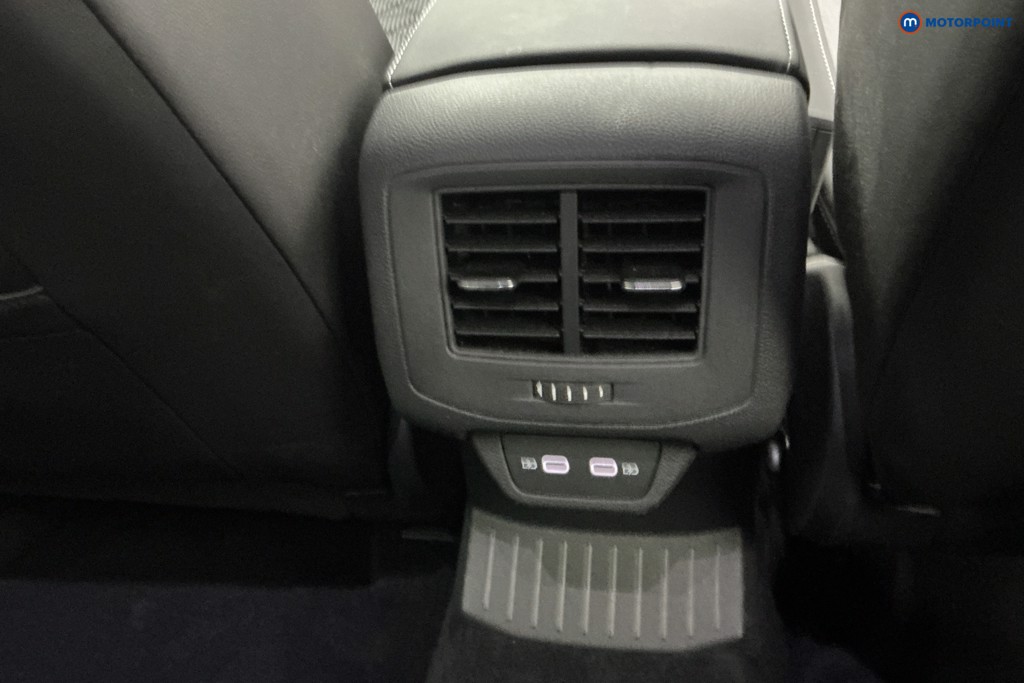 Volkswagen T-Roc R-Line Automatic Petrol SUV - Stock Number (1619297) - 15th supplementary image