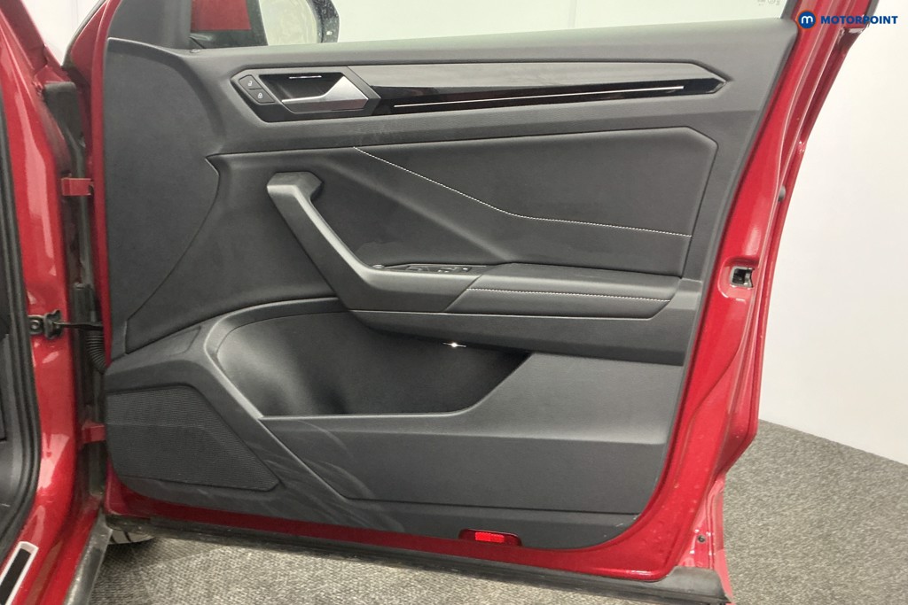 Volkswagen T-Roc R-Line Automatic Petrol SUV - Stock Number (1619297) - 25th supplementary image