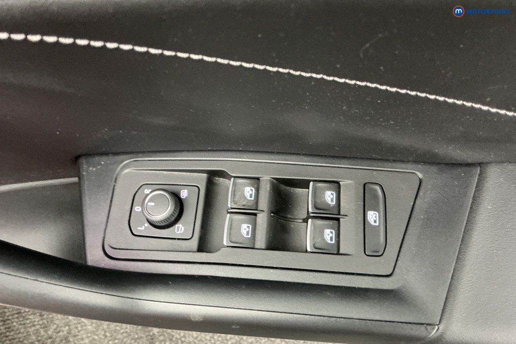 Volkswagen T-Roc R-Line Automatic Petrol SUV - Stock Number (1619297) - 26th supplementary image