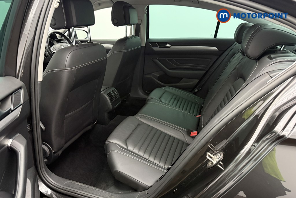 Volkswagen Passat SEL Automatic Diesel Saloon - Stock Number (1620168) - 4th supplementary image