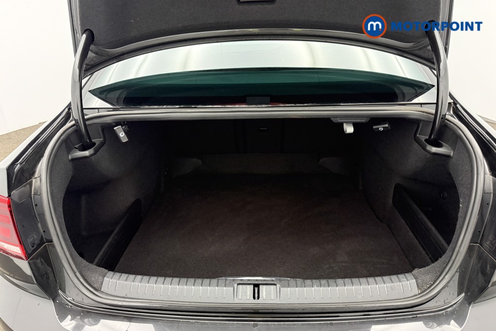 Volkswagen Passat SEL Automatic Diesel Saloon - Stock Number (1620168) - 5th supplementary image