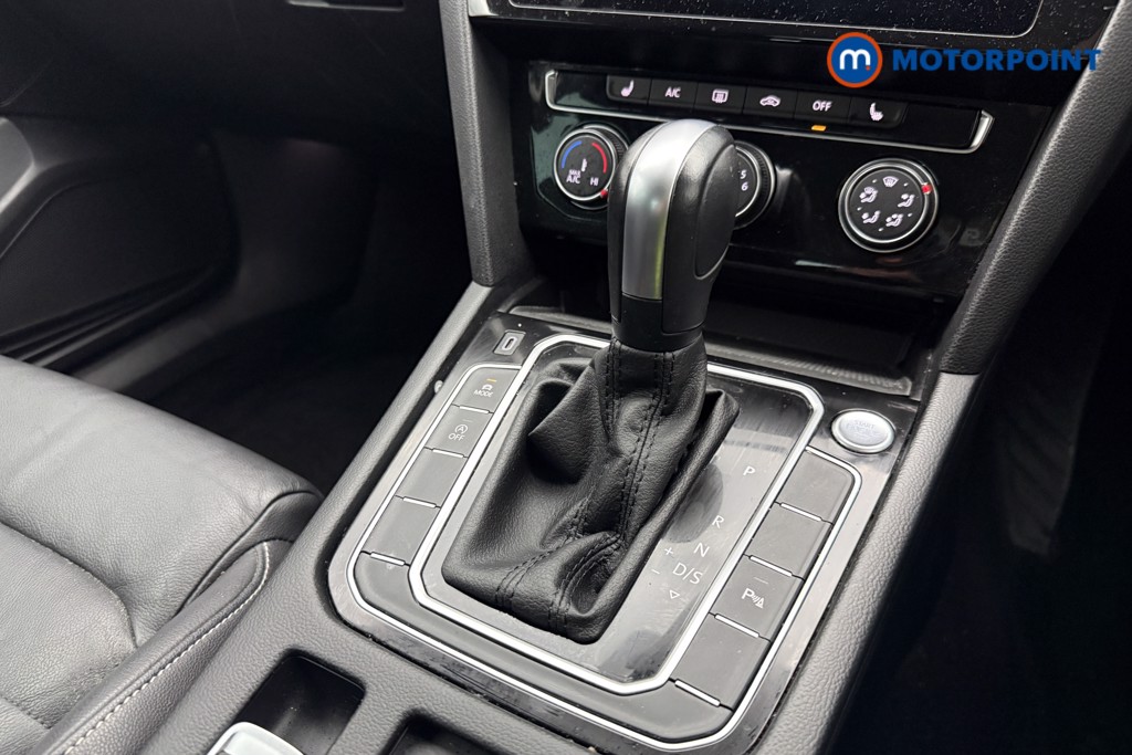 Volkswagen Passat SEL Automatic Diesel Saloon - Stock Number (1620168) - 16th supplementary image