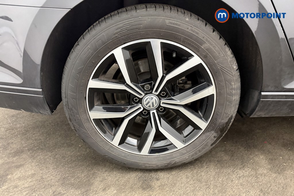 Volkswagen Passat SEL Automatic Diesel Saloon - Stock Number (1620168) - 25th supplementary image