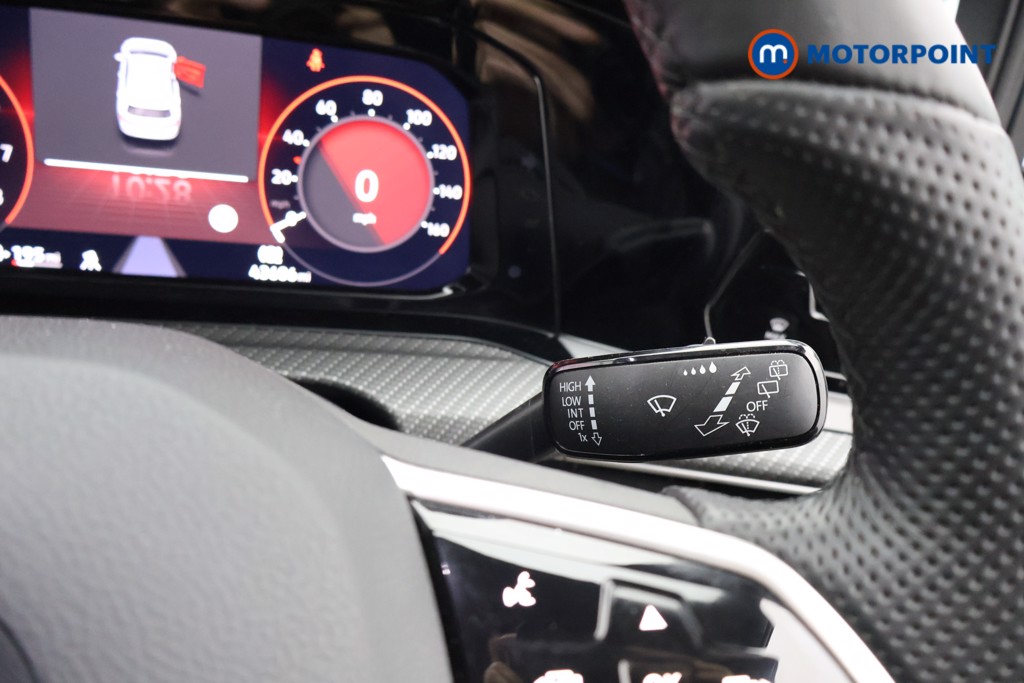 Volkswagen Golf R-Line Manual Petrol Hatchback - Stock Number (1621050) - 6th supplementary image