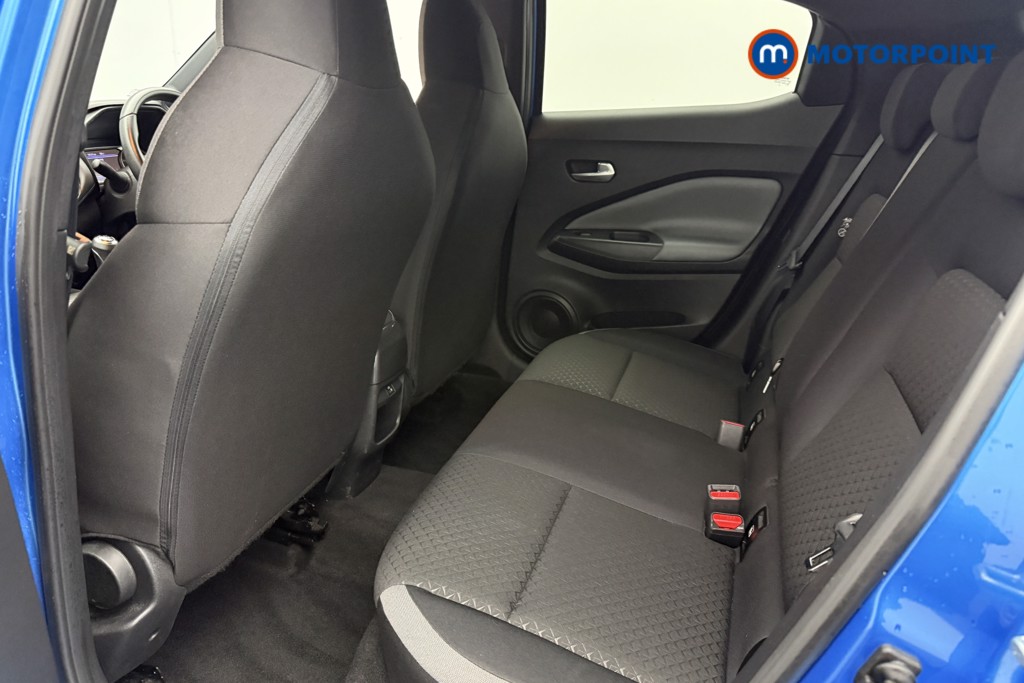 Nissan Juke N-Connecta Manual Petrol SUV - Stock Number (1621860) - 4th supplementary image