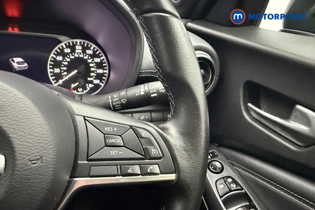 Nissan Juke N-Connecta Manual Petrol SUV - Stock Number (1621860) - 8th supplementary image