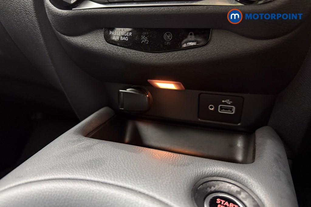 Nissan Juke N-Connecta Manual Petrol SUV - Stock Number (1621860) - 14th supplementary image