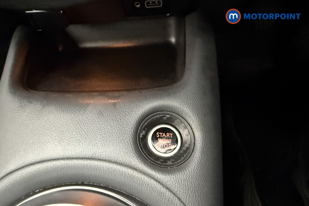 Nissan Juke N-Connecta Manual Petrol SUV - Stock Number (1621860) - 15th supplementary image